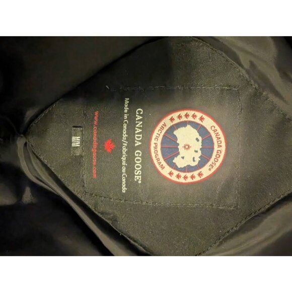Canada Goose Chateau Mens Black Parka Jacket  in Medium - Picture 7 of 16